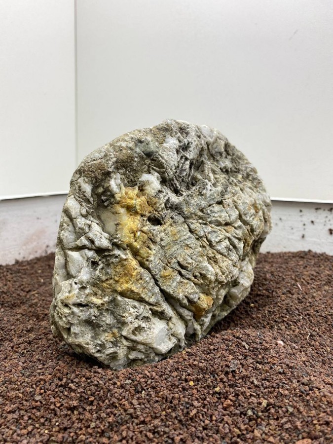 Камень Кварц Чёрно-коричневый 10-15 см (цена за 1кг)