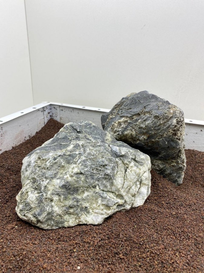 Камень Кварц Чёрно-коричневый 10-15 см (цена за 1кг)