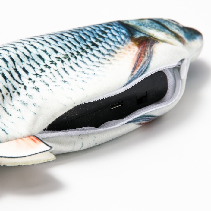 Игрушка для кошек "Подлещик" с двигающимся хвостом и с USB-зарядкой, 28 см   7087275