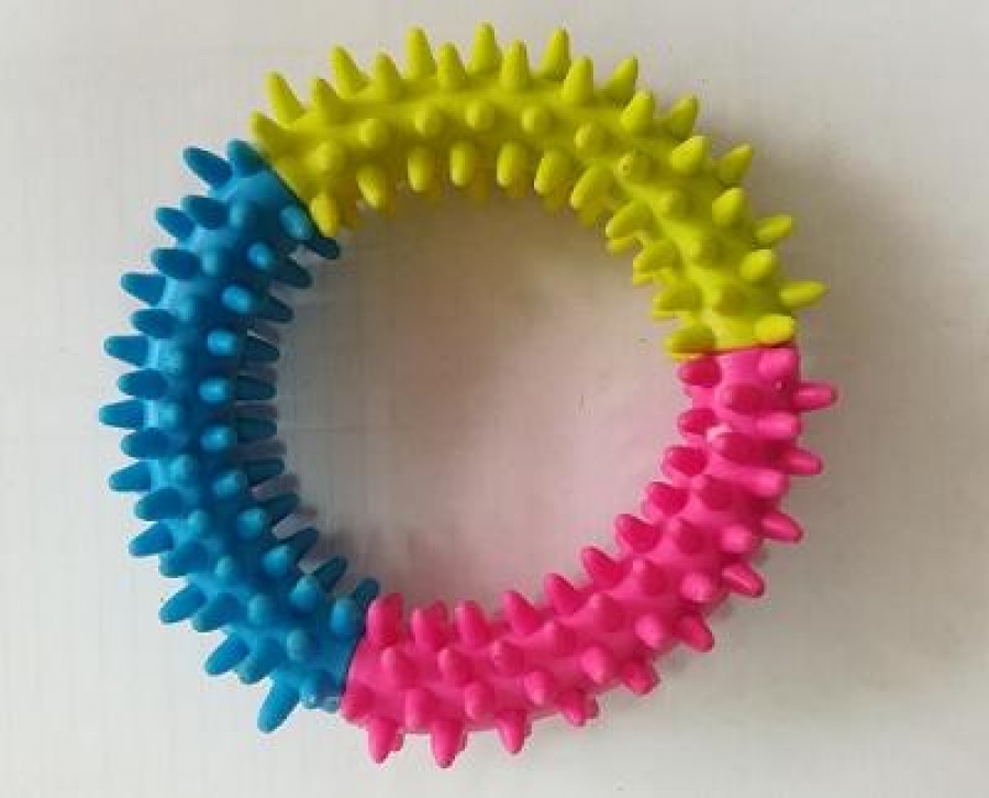 Дентал-игрушка для собак Игольчатое кольцо 9 см  Антицарапки